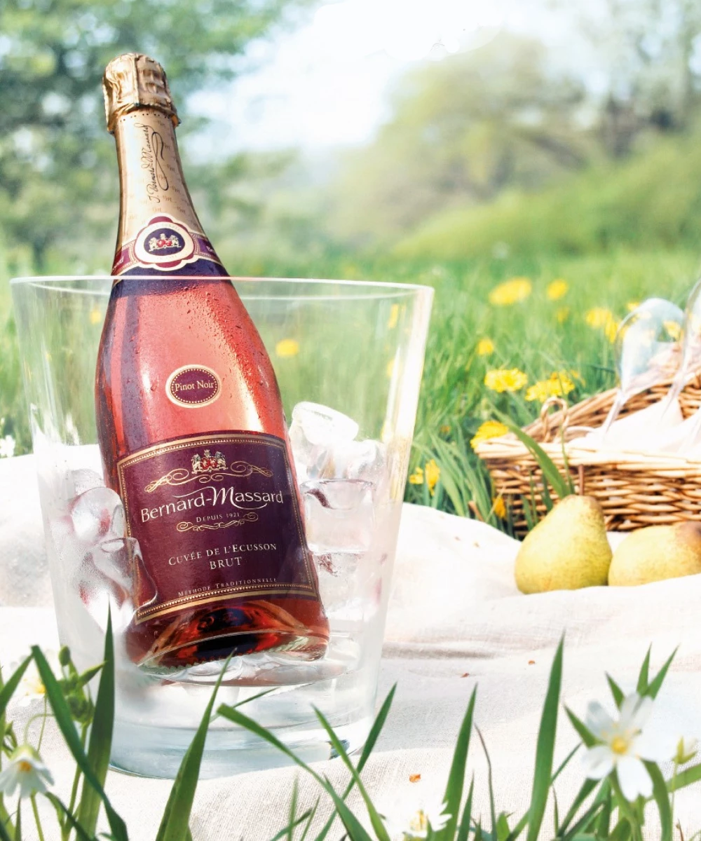 Bernard-Massard Cuvée De L'Écusson Rosé Brut 4 Bernard-Massard Cuvée De L'Écusson Rosé Brut - Image 2